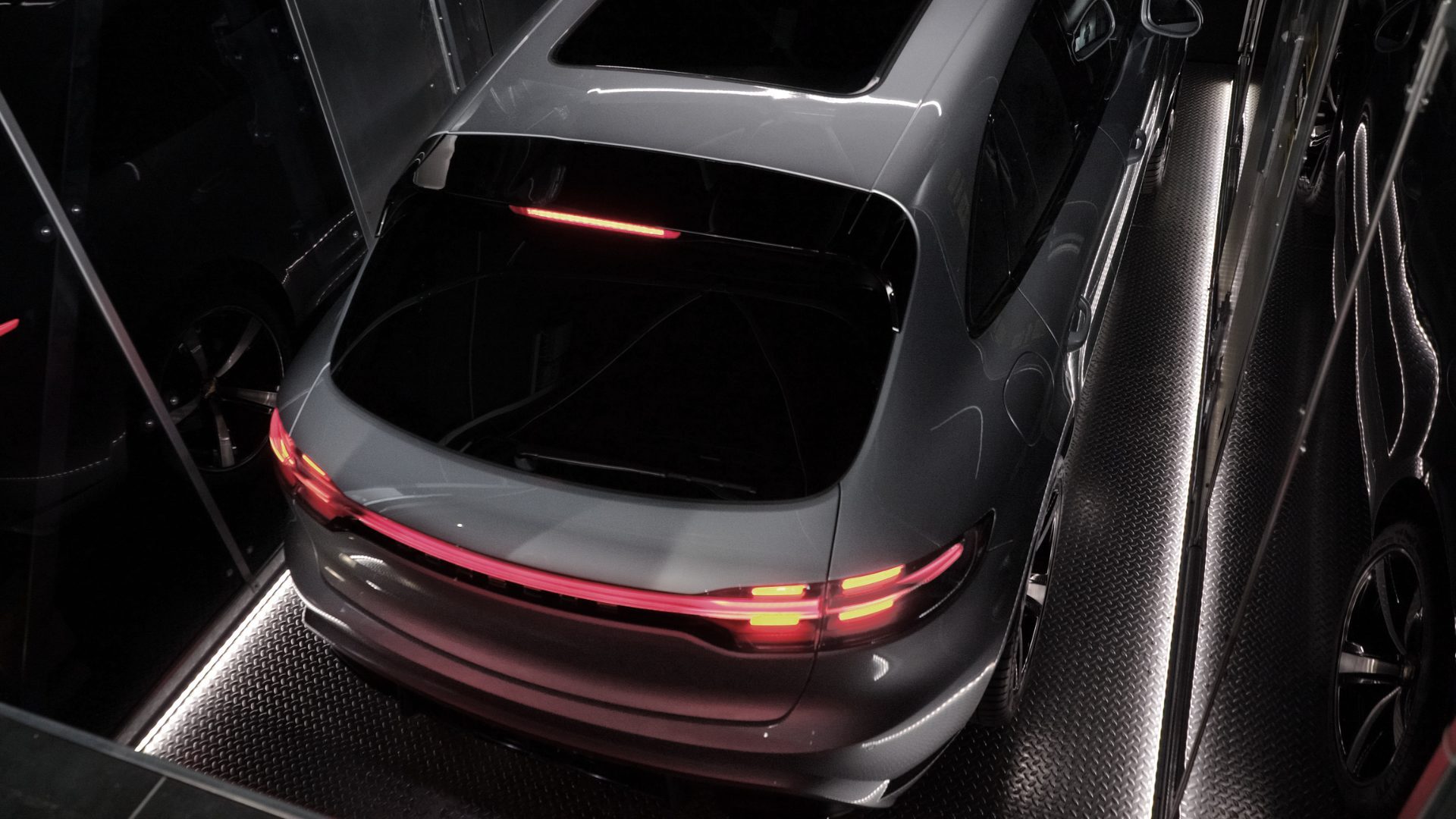 Porsche Cayan in a sleek Car Lift - IdealPark