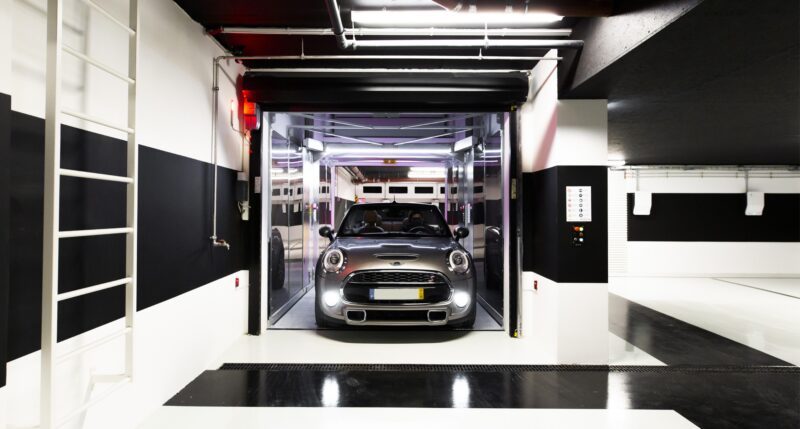 IP1-HMT V08 | Internal Car Lift | Driver-On-Board